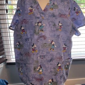 Disney Mickey and Minnie Mouse scrub top - size XXL